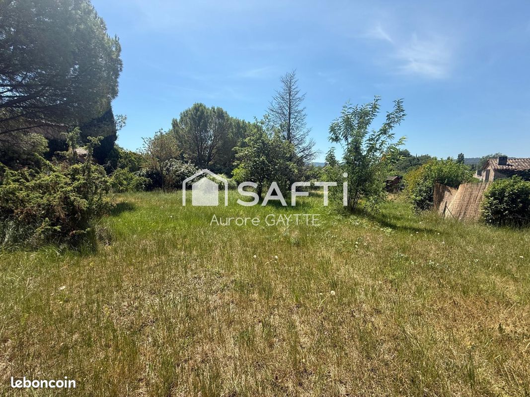 Terrain 1850 m² · à Montauroux · 1 850 m² · 284 000 €
