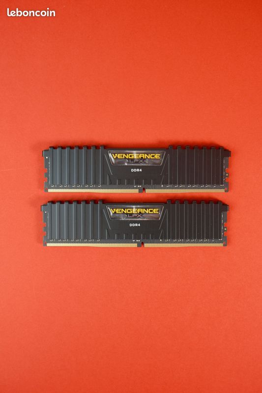 Kit Barrettes Mémoire 32Go  2x16Go  DIMM DDR5 Corsair Vengeance 6400MHz Noir 239704  480