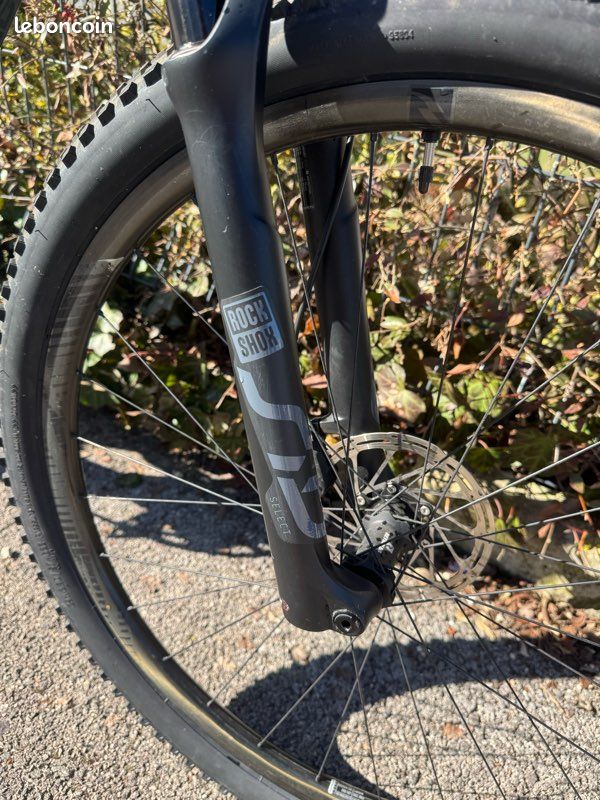 VTT semi-rigide carbone (image 9)