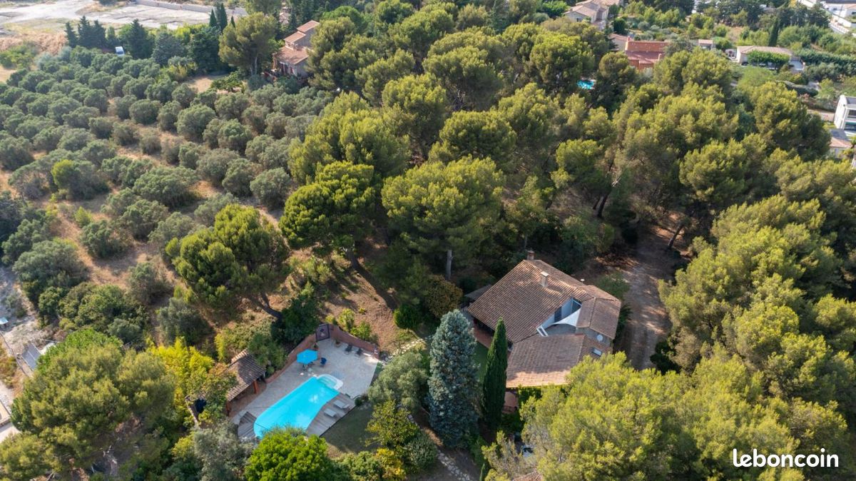 Maison 6 pièces 190 m² · à Gignac-la-Nerthe · 190 m² · 699 000 €