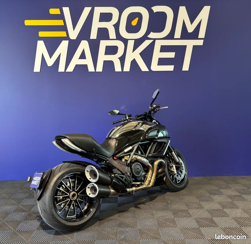 DUCATI Diavel Dark 1200 167ch - 2012 (image 3)