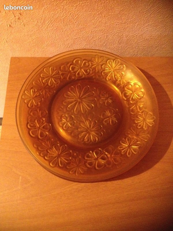 Lot d'assiettes plates et à dessert (image 2)
