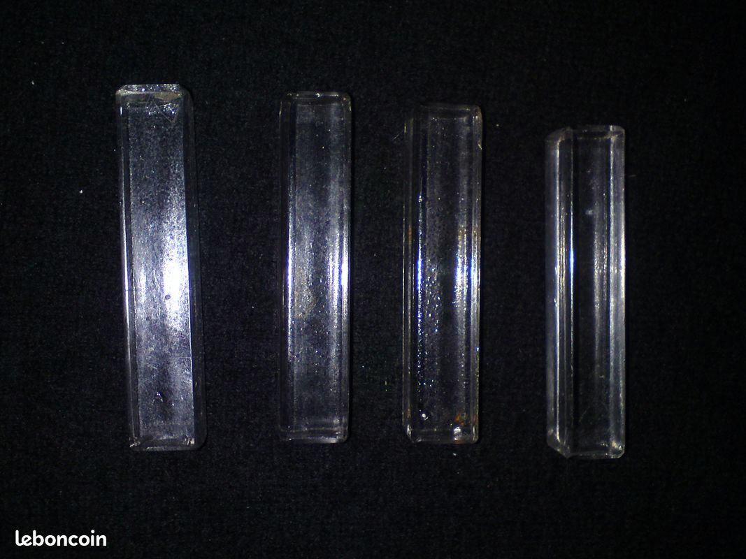 Présentoirs ou porte-couteau en verre (image 1)