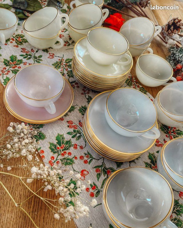 Service à Café Vintage Arcopal - Modèle Arlequin - 6 Tasses Et Soucoupes - Opaline Blanche
