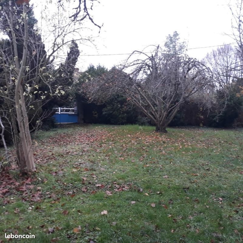 Terrain 800 m² · à Cravent · 80 000 €
