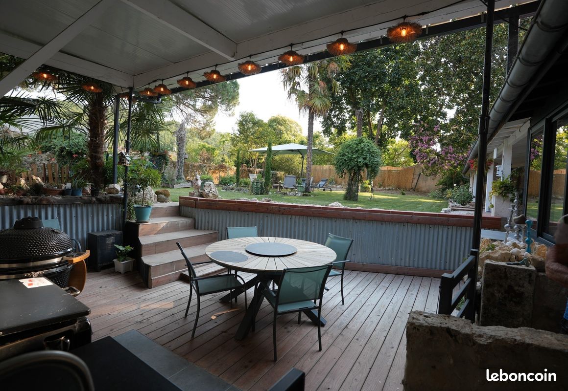 Maison 8 pièces 270 m² · à Vianne · 270 m² · 450 000 €