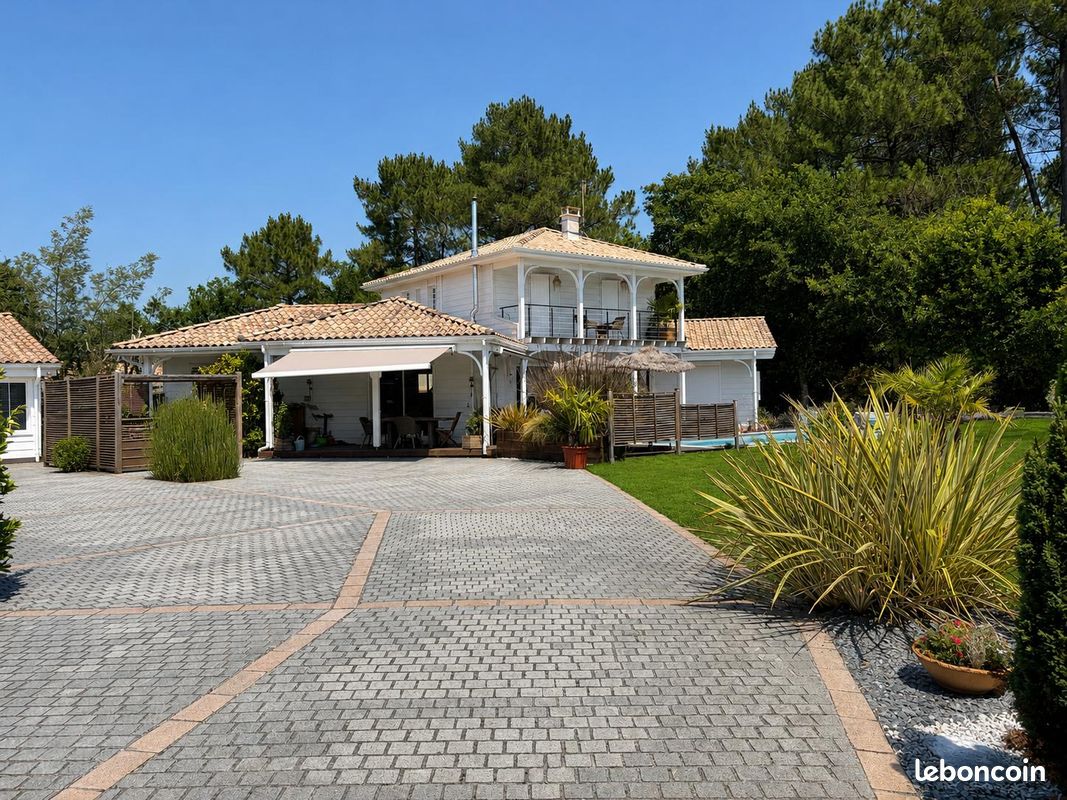 Maison 9 pièces 201 m² · à Gujan-Mestras · 201 m² · 947 000 €