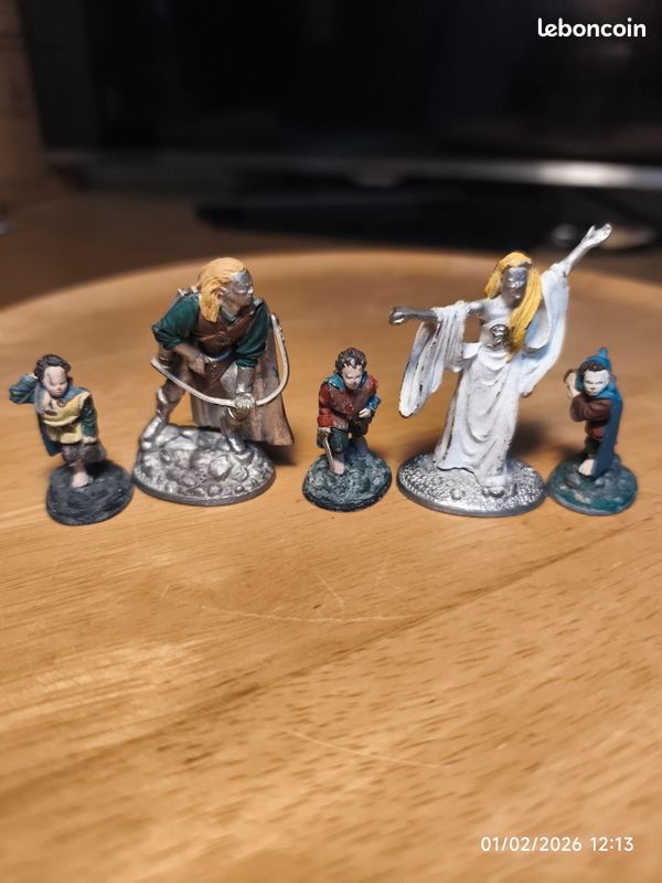 Lot 43 Figurines Le Seigneur Des Anneaux En Métal (plomb) - Occasion