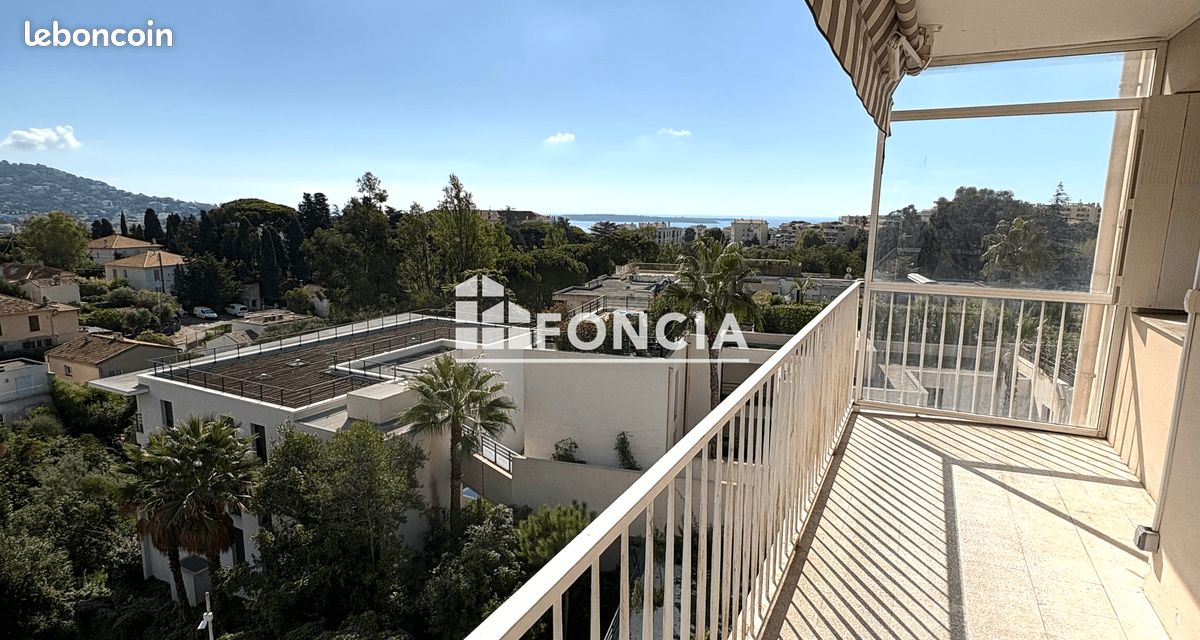 Apartment (image 10)