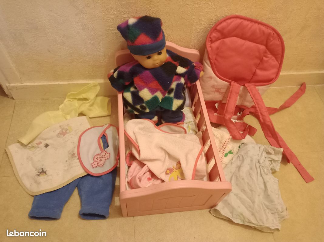 Poupon avec accessoires (image 1)