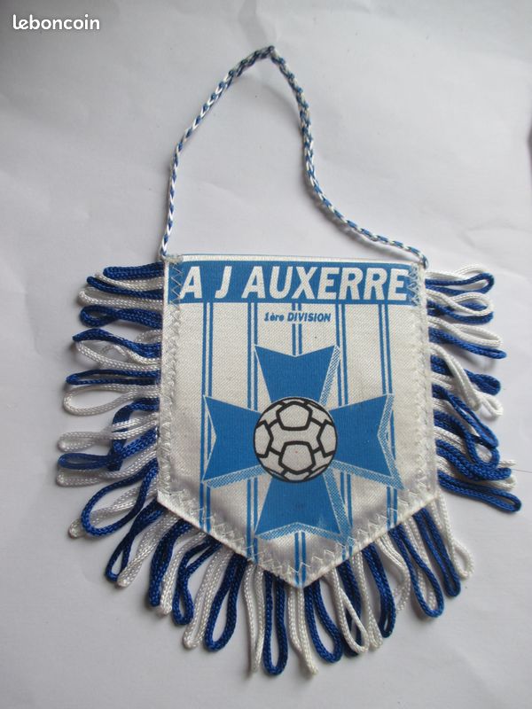Fanion A J Auxerre coupe d europe - Collection