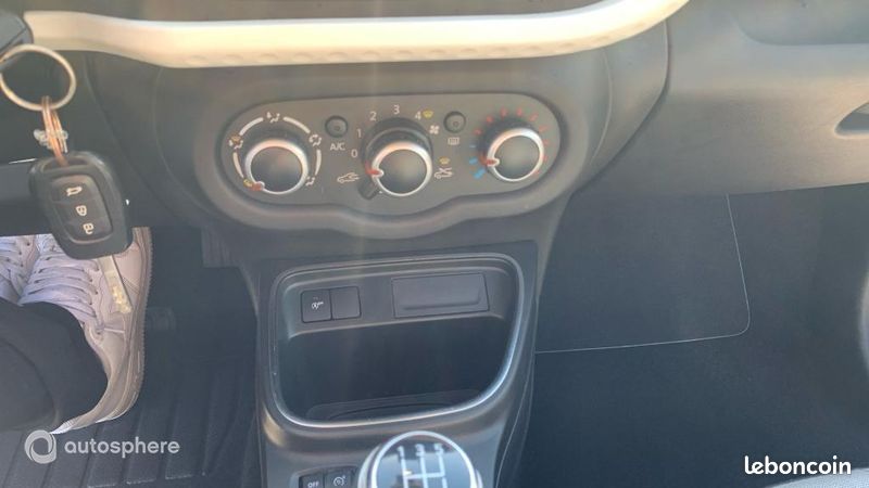Renault Twingo 1.0 SCe 75ch Zen - 20 (image 19)