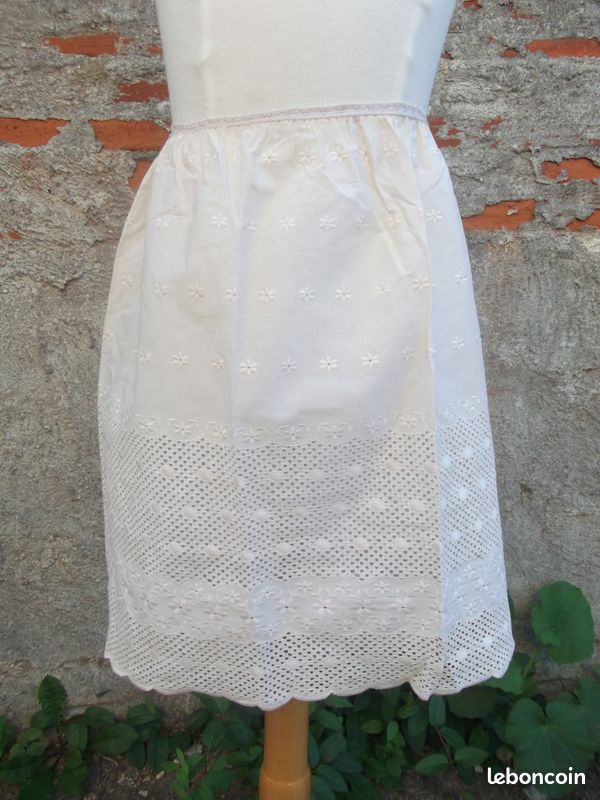 Jupon / jupe en dentelle vintage taille 36 (image 1)