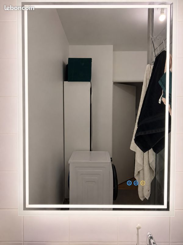 Miroir LED moderne – quasi neuf (image 1)