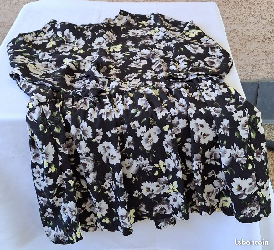 Lot 4 pièces vêtements femme Taille 36 / S – Robe, Jean, Legging, Pantalon (image 4)