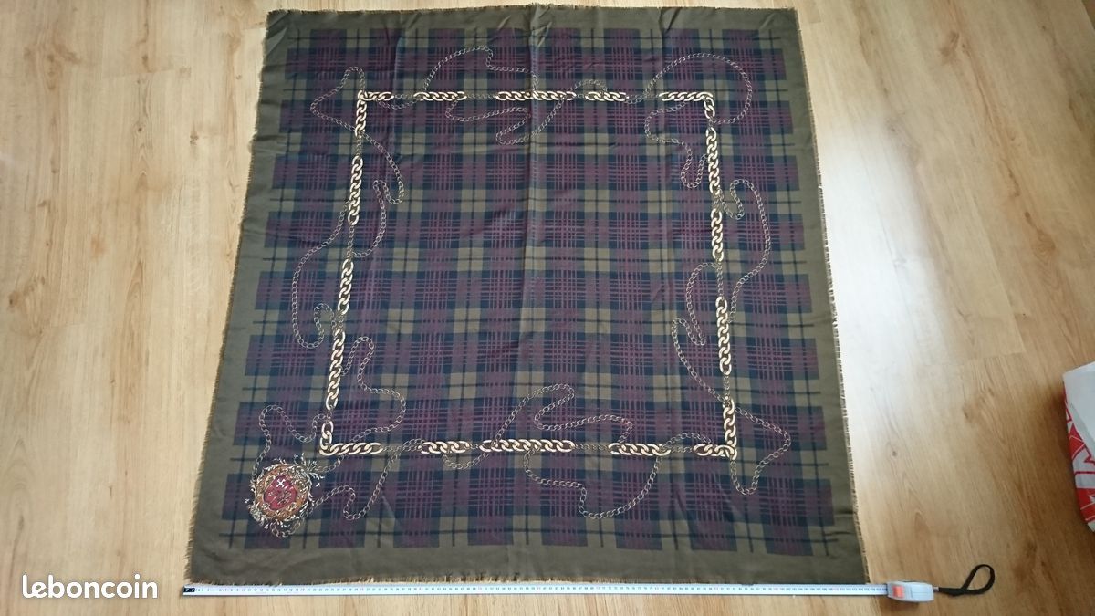 Foulard carré 116 cms (image 1)