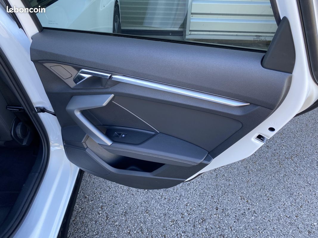 AUDI A3 Berline TFSI 150 ch Hybride S line (image 30)