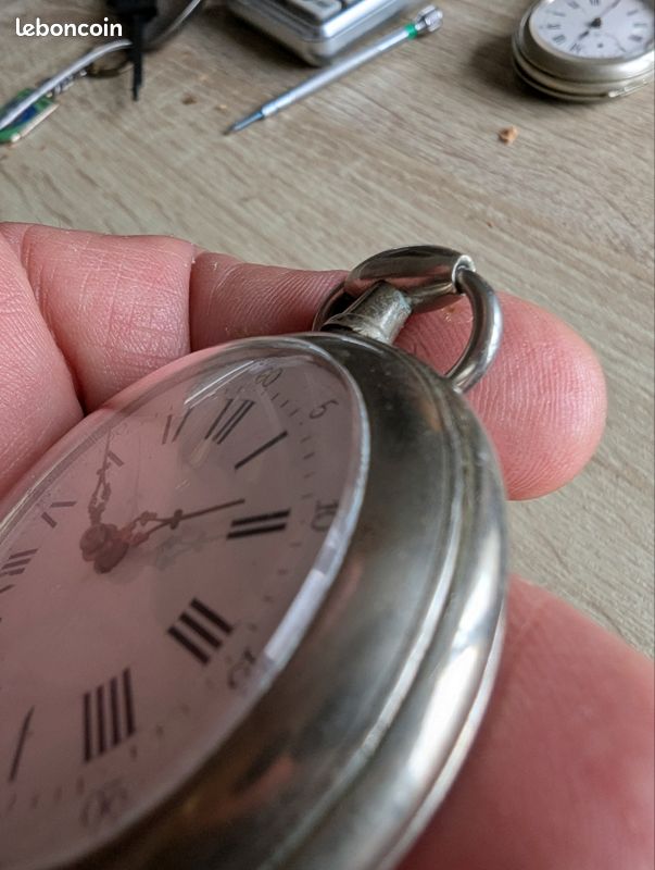 Très Belle Et Rare Montre à Gousset De Table Azura - Mouvement Mécanique Manuel Années 60 - Cadran Doré Chiffres Romains