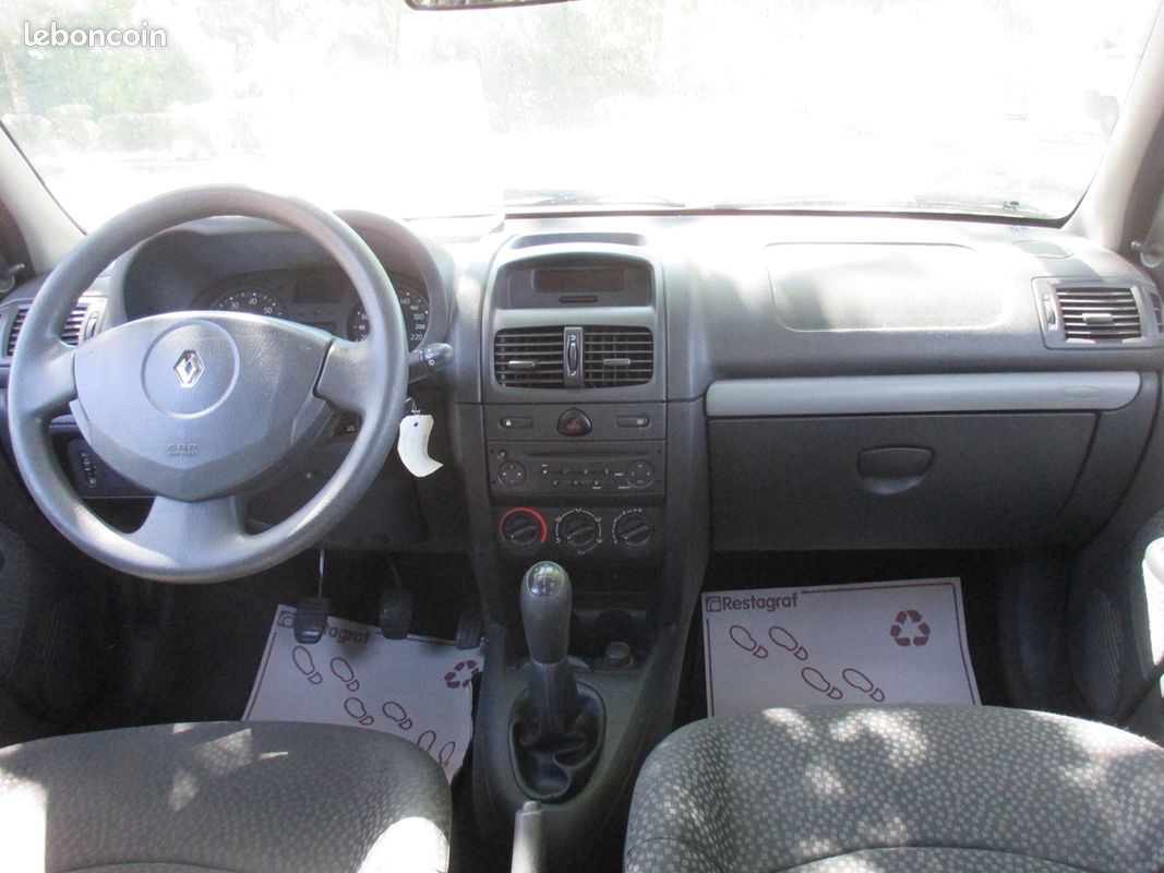 Renault CLIO II CAMPUS 1.5 DCI 65CH AUTHENTIQUE 5P (image 14)