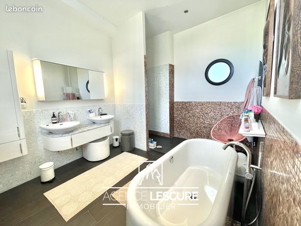 Maison 10 pièces 300 m² — 8