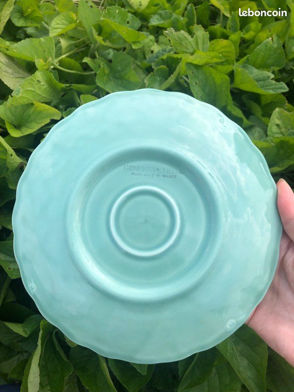 Geneviève Lethu. Dessous de plat repose plat chaud. Fonte émail émaillé métal bleu - Arts de la table