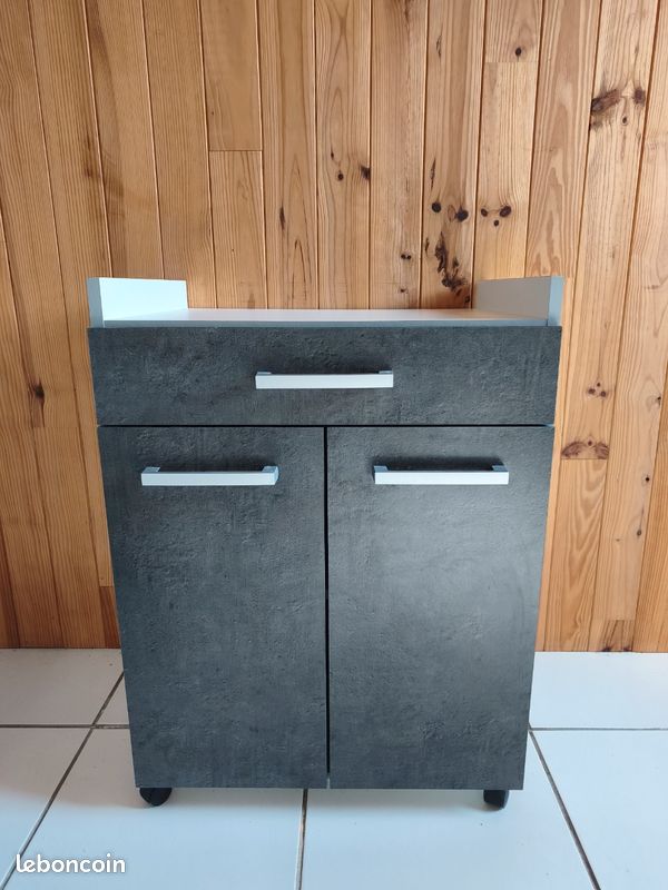 Petit meuble sur roulettes (image 1)
