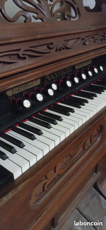 Harmonium (image 1)