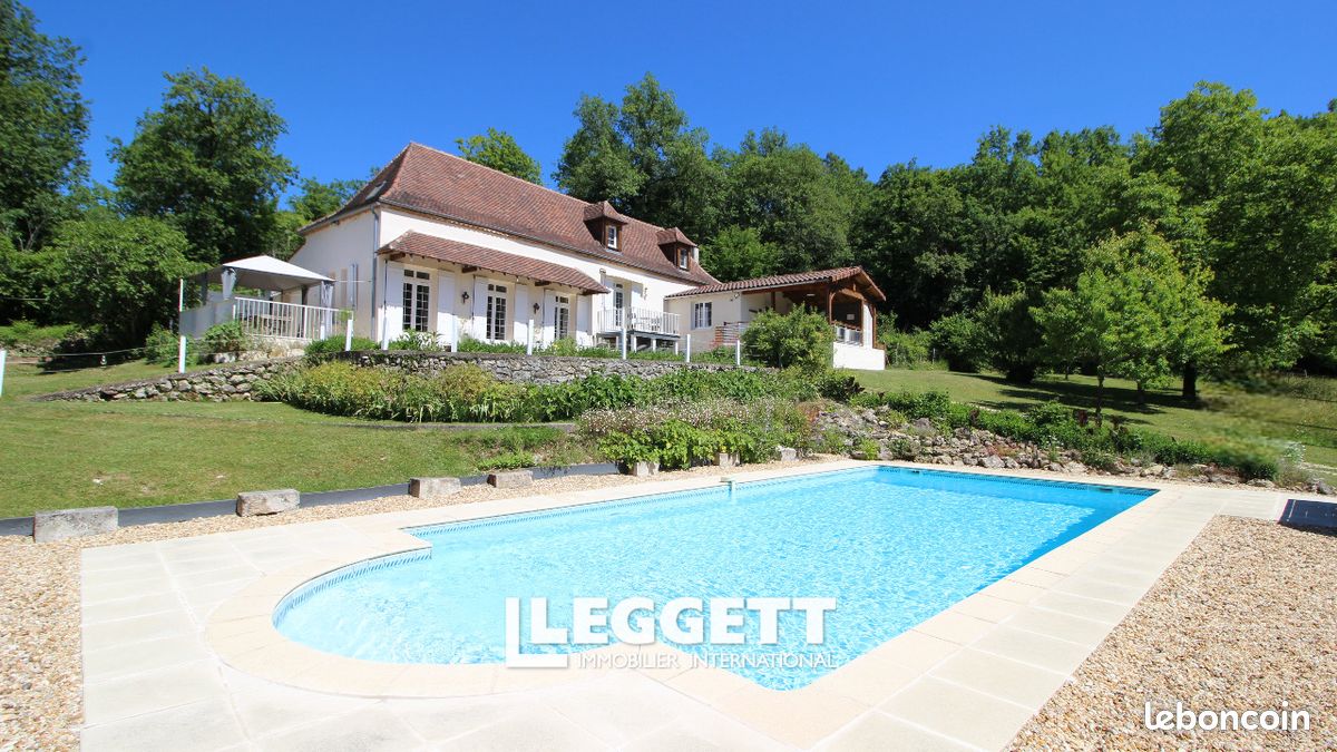 Maison 7 pièces 213 m² · à Creysse · 213 m² · 395 000 €