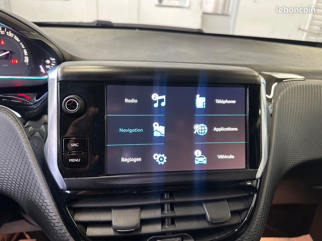 Peugeot 2008 1,5 BLUE HDI 100 CH Allure Carplay (image 19)