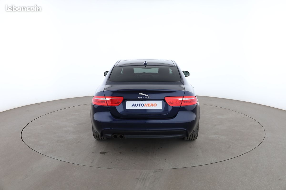 Jaguar XE 2.0d Prestige Auto 180 ch (image 12)
