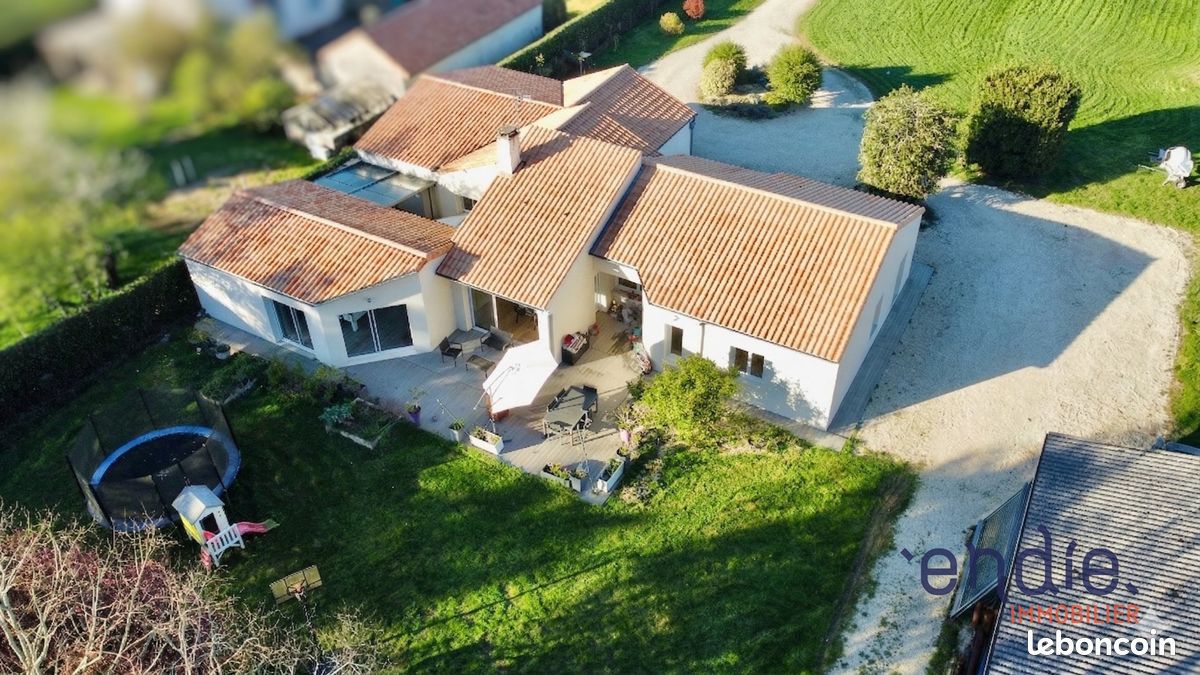 Maison 5 pièces 154 m² · à Quinçay · 154 m² · 315 000 €