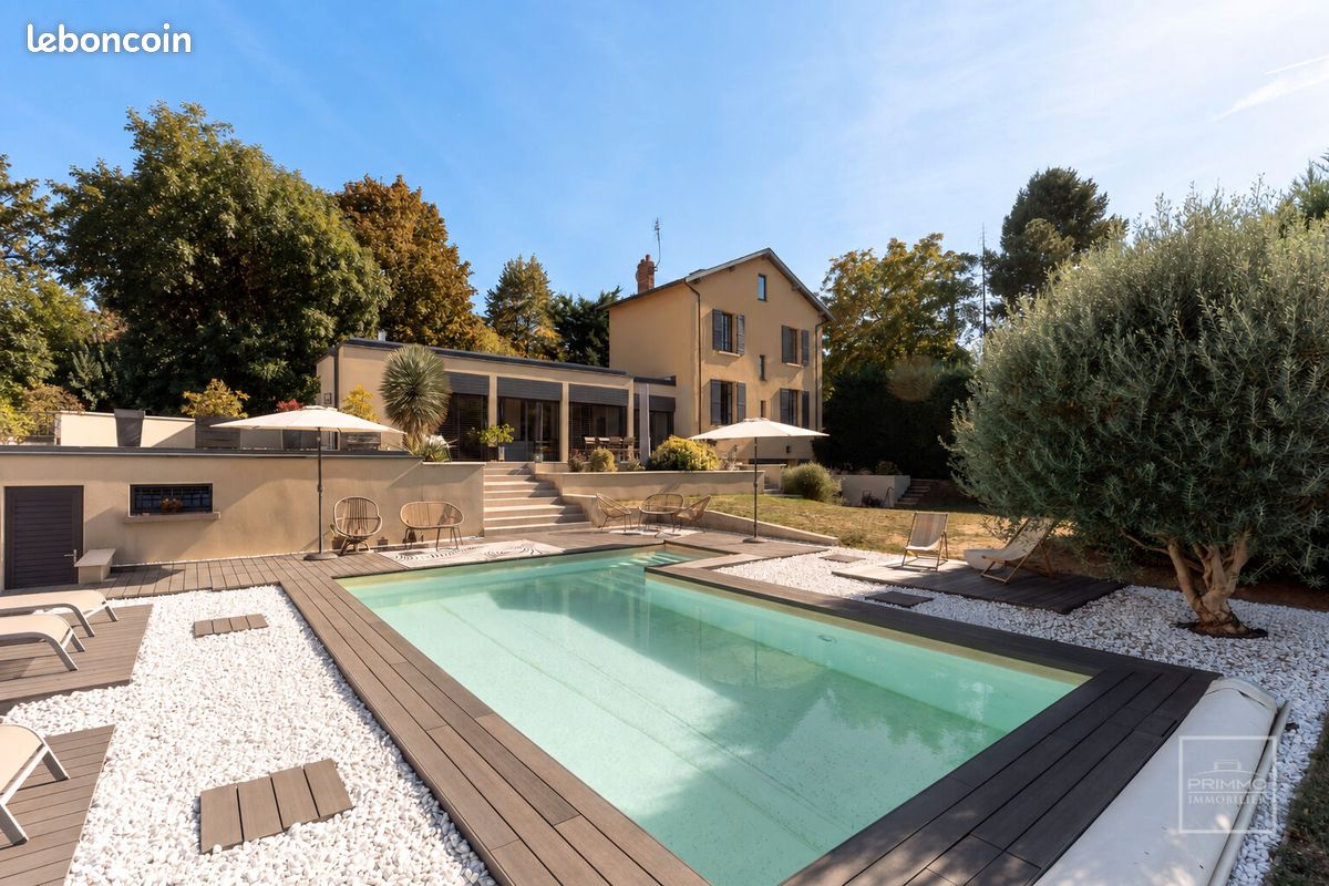 Maison 7 pièces 201 m² · à Curis-au-Mont-d'Or · 201 m² · 980 000 €