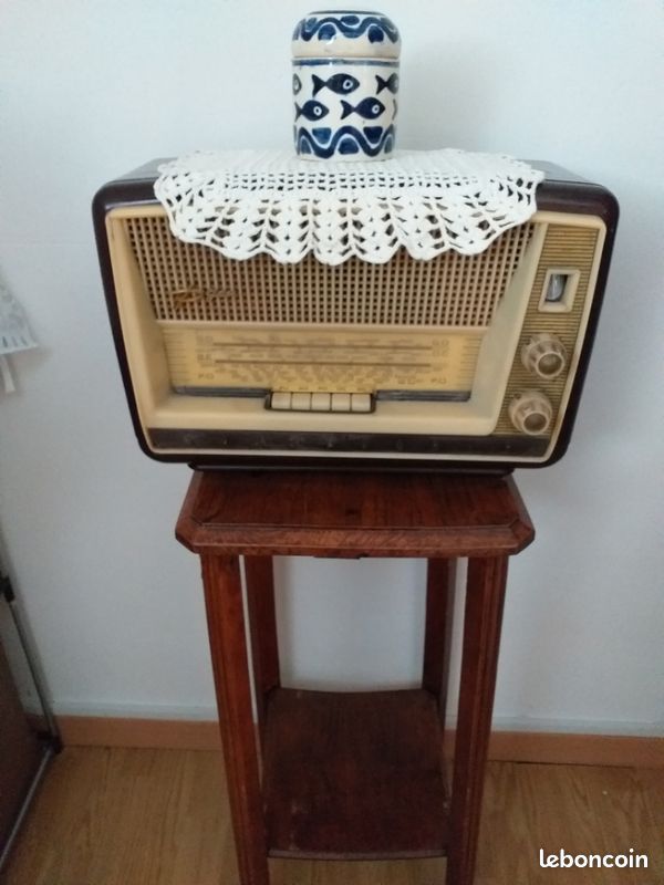 Radio ancienne (image 1)