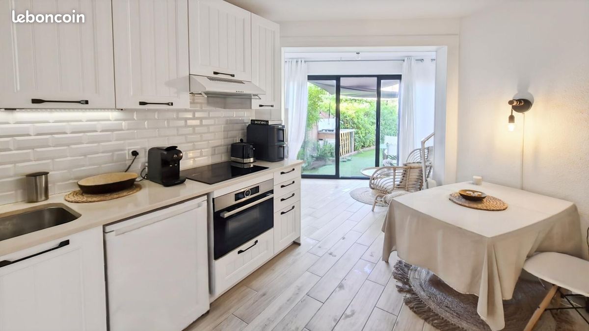 Appartement 1 pièce 28 m² · à La Londe-les-Maures · 28 m² · 222 000 €