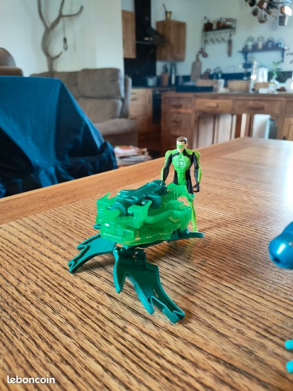 Divers figurines super héros (image 3)