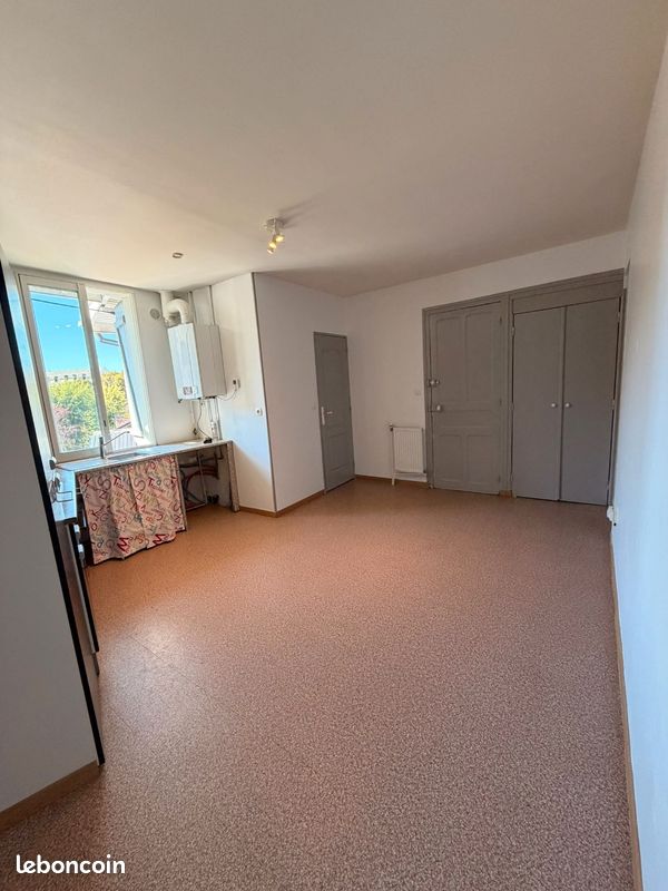 Appartement 2 pièces 53 m² · à Oloron-Sainte-Marie · 53 m² · 82 000 €