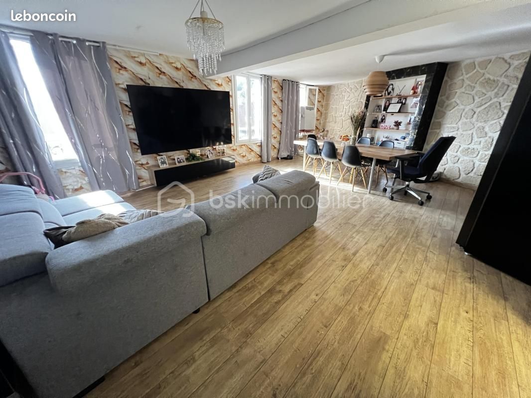Appartement 5 pièces 92 m² · à Crécy-la-Chapelle · 92 m² · 210 000 €