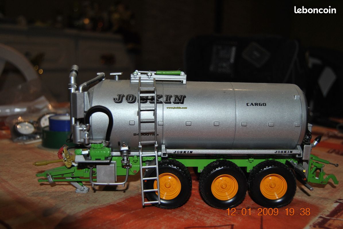 Dinky Toys 321-Massey-Harris Manure Speader - Collection