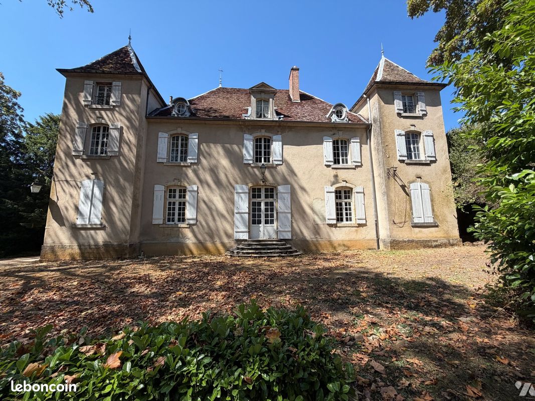Maison 15 pièces 313 m² · à Pirey · 313 m² · 840 000 €