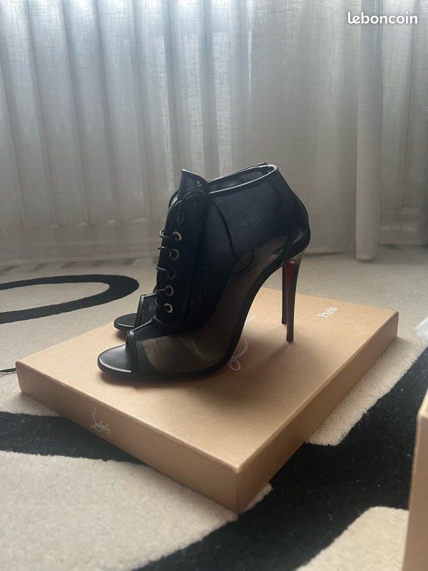 Louboutin Rete Kid Mesh Open Ondessa 100 Peep Toe Lace-Up Booties