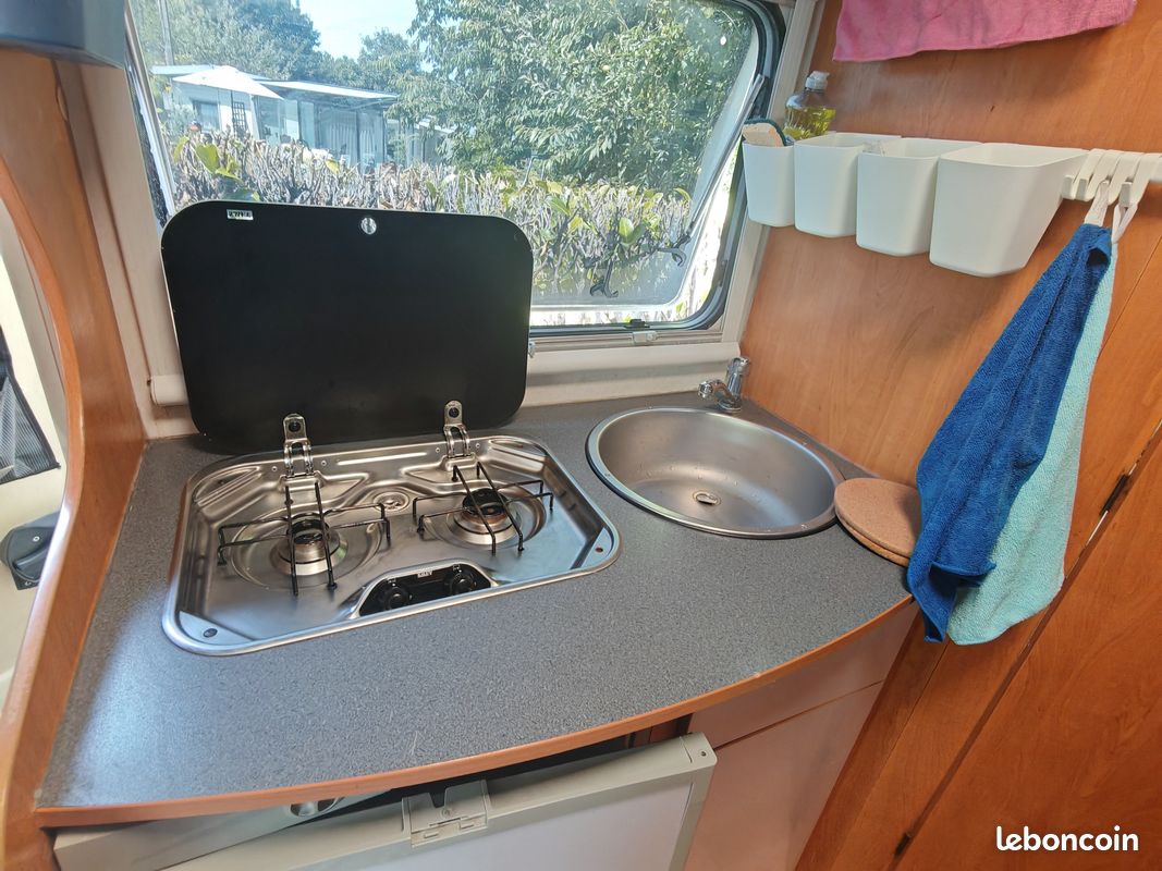 Camping car fiat bien équipé et fonctionnel (image 3)