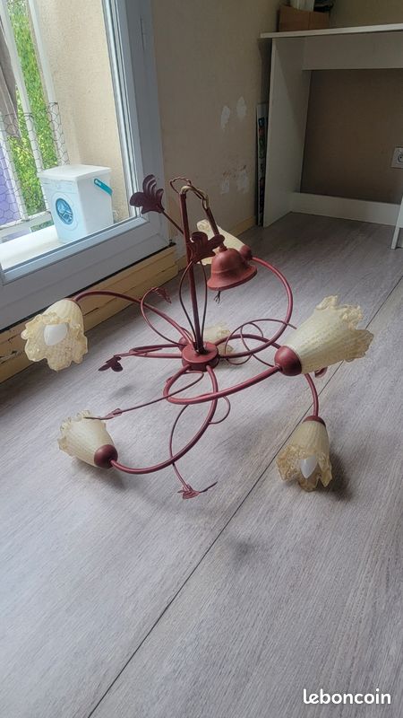 Lustre (image 1)