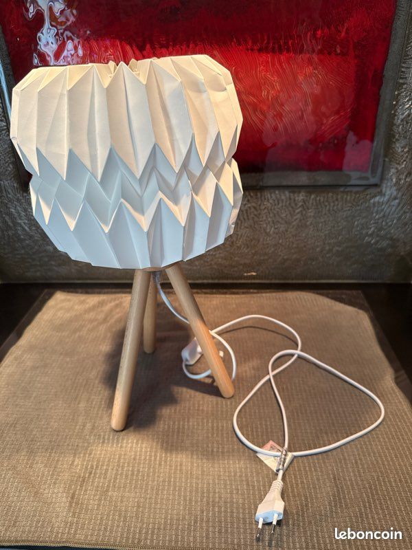 Lampe à poser ZEN – Bois & abat-jour origami – Style scandinave (image 1)