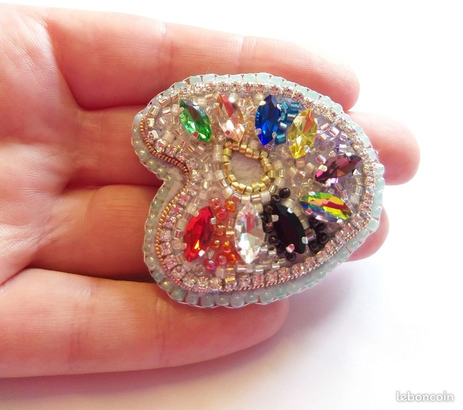 Broche. Fait main (image 1)