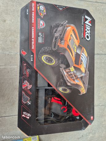 Voiture télécommandée Renault Mégane Coupé Maxi Nikko 1/15 – Etoile Auto49