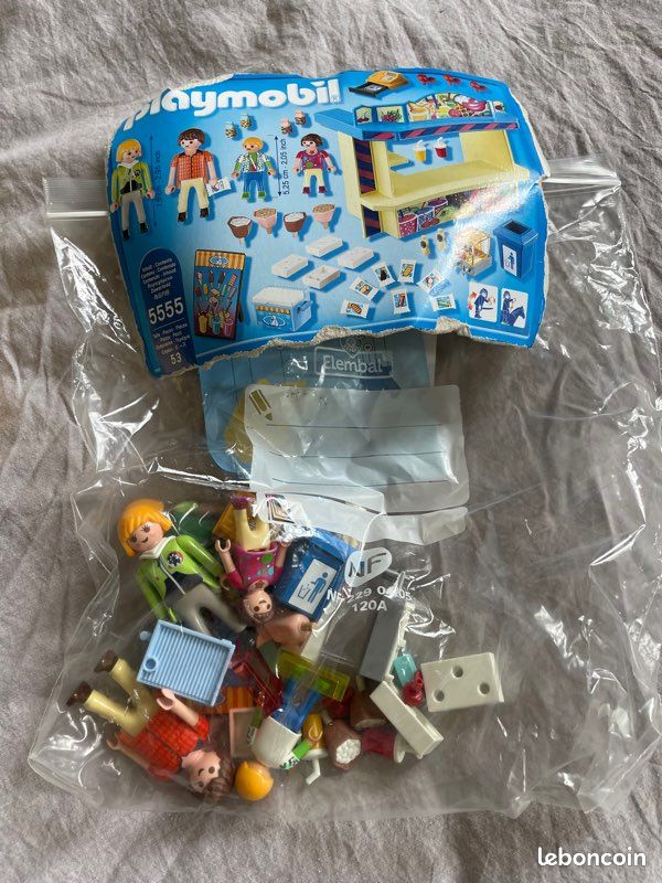 Playmobil lot (image 1)