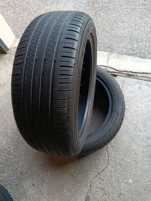 2 pneus 215 50 R 18 (image 1)