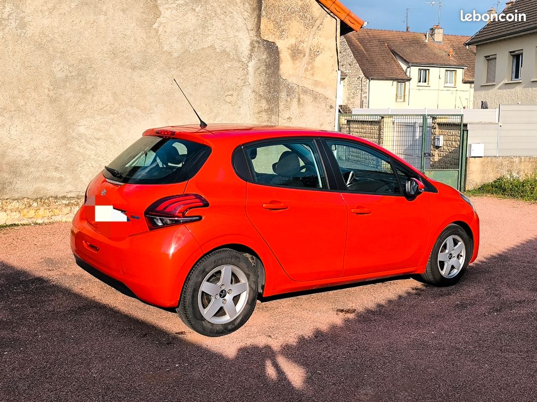 Peugeot 208 (image 2)