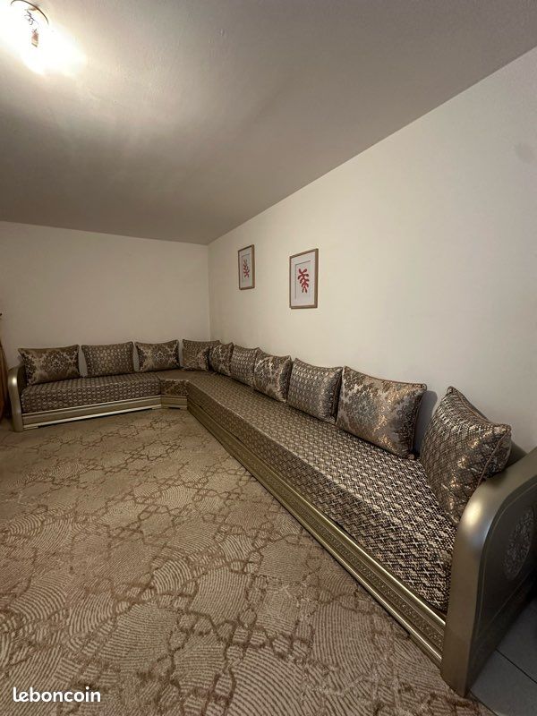 Salon marocain avec bois, mousses et 2 modèles de tissus (image 7)