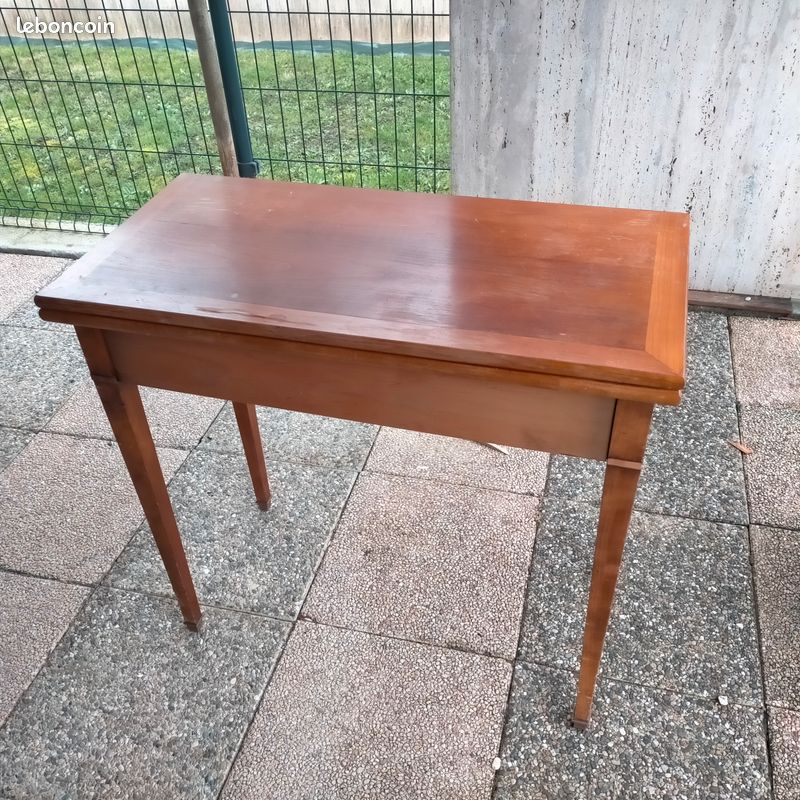 Table pour carte (image 1)